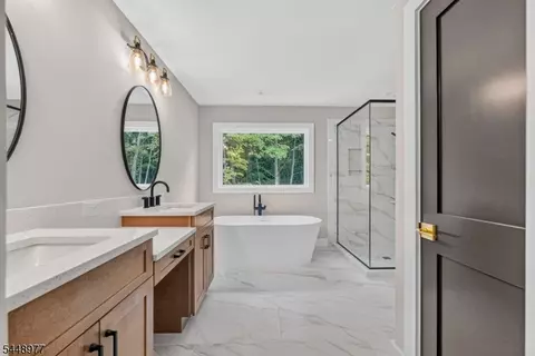 Entry Way - 52 Old Brookside Rd, Randolph, NJ 07869 photo 4 of 5