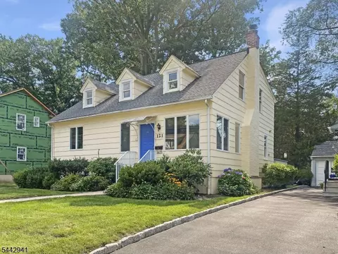 121 Columbia Ave, Cranford, NJ 07016