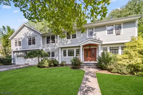 40 Rickland Rd, Old Tappan, NJ 07675