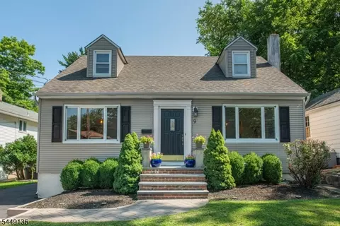 9 Woodmere Rd, West Caldwell, NJ 07006