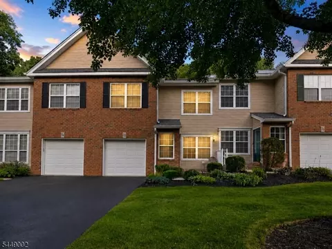 22 Pond Hollow Dr, Oak Ridge, NJ 07438
