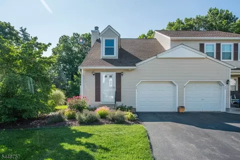84 Carriage Ln, Newton, NJ 07860