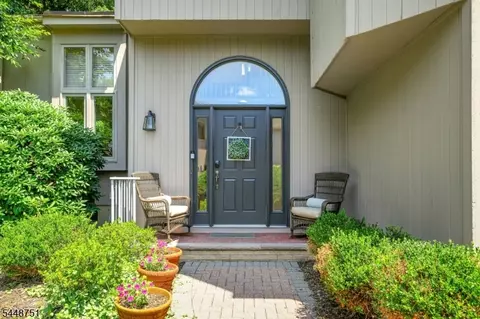 14 Robinhood Dr, Mountain Lakes, NJ 07046