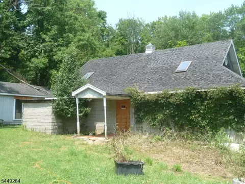 Exterior - 4 Smith Rd, Wantage, NJ 07461 photo 3 of 5