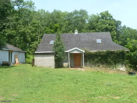Exterior - 4 Smith Rd, Wantage, NJ 07461 photo 4 of 5