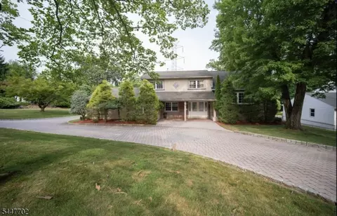 69 Ridge Dr, Livingston, NJ 07039