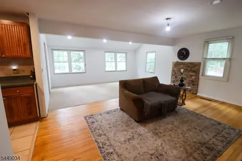 20 Mt Crest Rd, Oak Ridge, NJ 07438