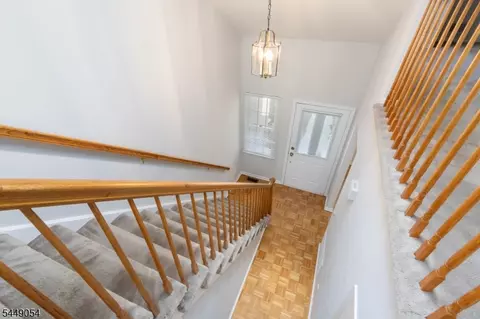 Entry Way - 7 Dorset Ln, Bedminster, NJ 07921 photo 2 of 2