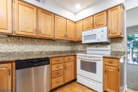 Kitchen - 7 Dorset Ln, Bedminster, NJ 07921 photo 1 of 2