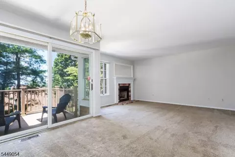 Living - 7 Dorset Ln, Bedminster, NJ 07921 photo 3 of 5