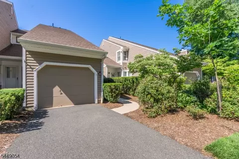 Exterior - 7 Dorset Ln, Bedminster, NJ 07921 photo 3 of 5