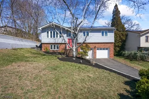 15 Wanda Ct, Clifton, NJ 07014