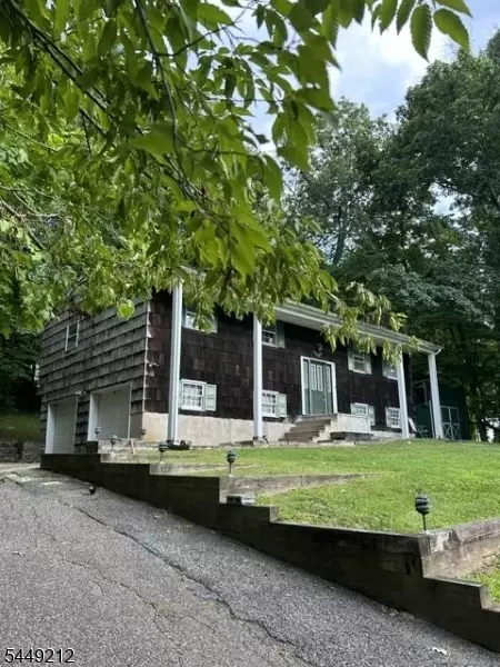 20 Hillsdale Dr, Sussex, NJ 07461
