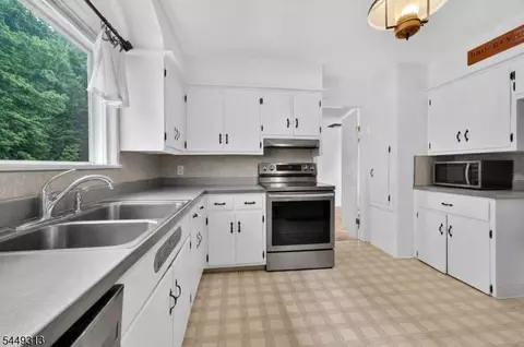 Kitchen - 85 Ann St, Dover, NJ 07801 photo 3 of 4