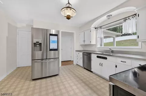 Kitchen - 85 Ann St, Dover, NJ 07801 photo 4 of 4