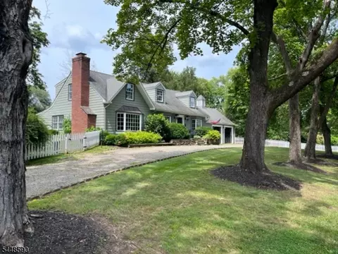 11 Miller Ave, Tewksbury Twp, NJ 08858