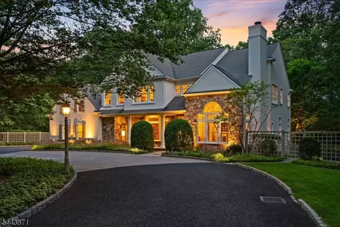 2 Martens Rd, Lebanon, NJ 08833