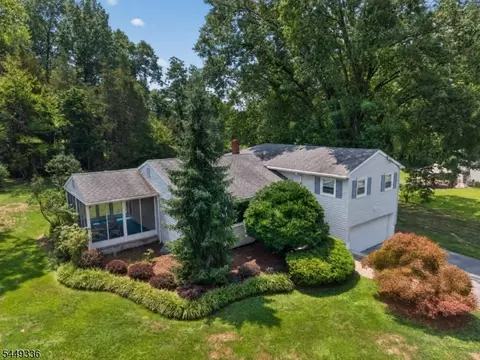 4 Glenwood Ter, Bridgewater, NJ 08807