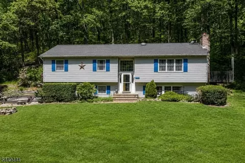 723 Harmony Brass Castle Rd, Phillipsburg, NJ 08865