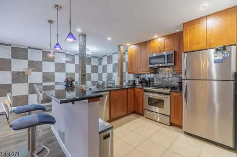 1190 W St George #C 31, Linden, NJ 07036