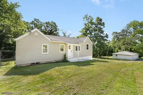 185 W Mountain Rd, Sparta, NJ 07871