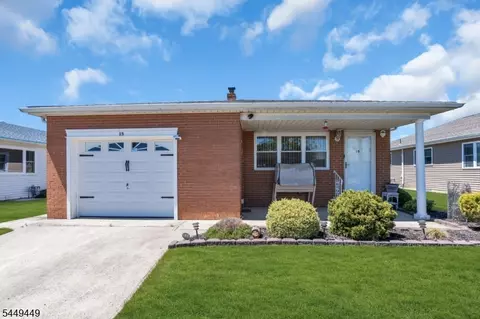 15 Capri Ct, Toms River, NJ 08757