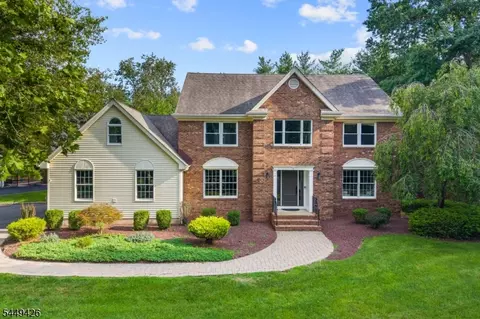 1 Layton Ct, Hillsborough, NJ 08844