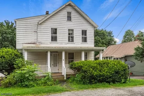 14 High St, Andover, NJ 07821