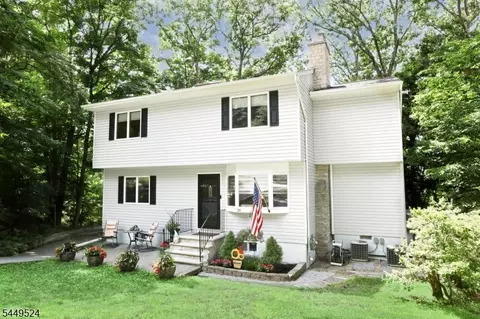 20 Linnea Pl, Ringwood, NJ 07456