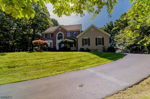 11 Donna Ln, Flanders, NJ 07836