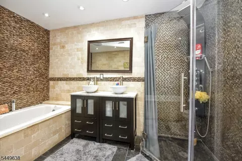 Bath - 74 Ross Ave, Hackensack, NJ 07601 photo 2 of 3