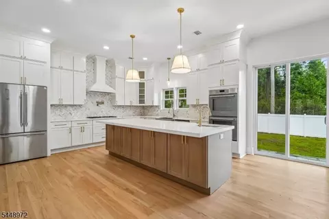 43 Crescent Dr, Morristown, NJ 07960