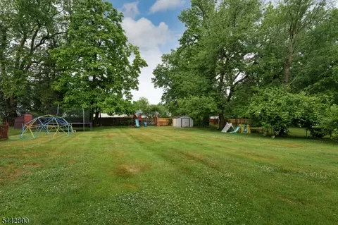 Exterior - 2025 Oak Tree Rd, Edison, NJ 08820 photo 4 of 5