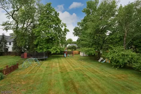 Exterior - 2025 Oak Tree Rd, Edison, NJ 08820 photo 3 of 5
