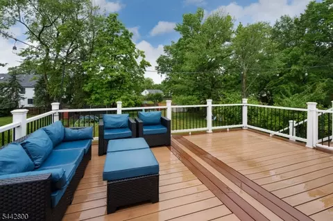 Exterior - 2025 Oak Tree Rd, Edison, NJ 08820 photo 2 of 5