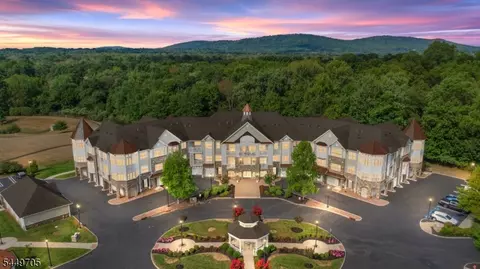 1215 Berry Farm Rd, Whitehouse Station, NJ 08889