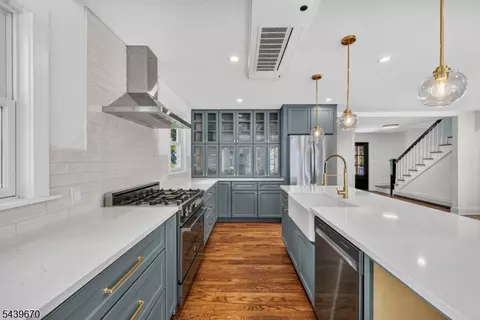 129 W Oak St, Bernards, NJ 07920