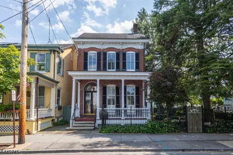 35 Perry St, Lambertville, NJ 08530