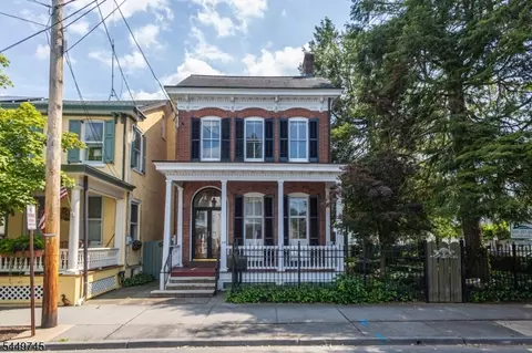 35 Perry St, Lambertville, NJ 08530