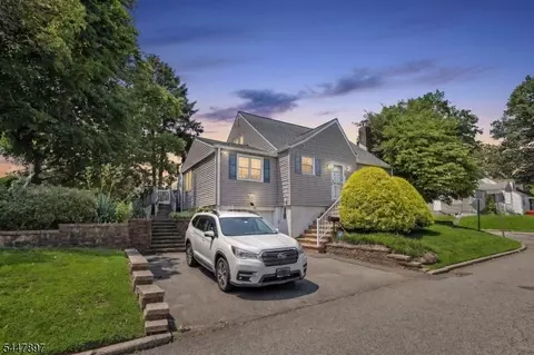 92 Silver Lake Ave, Edison, NJ 08817