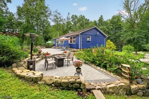 102 Meadow Rd, Newton, NJ 07860