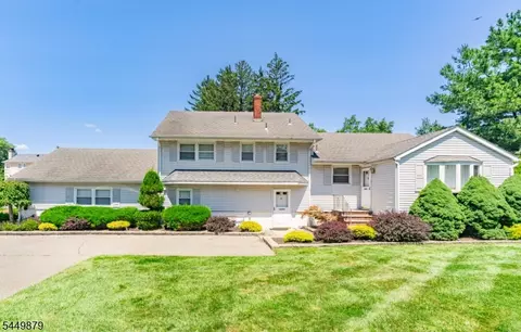5 Anna Marie Ct, Fairfield, NJ 07004