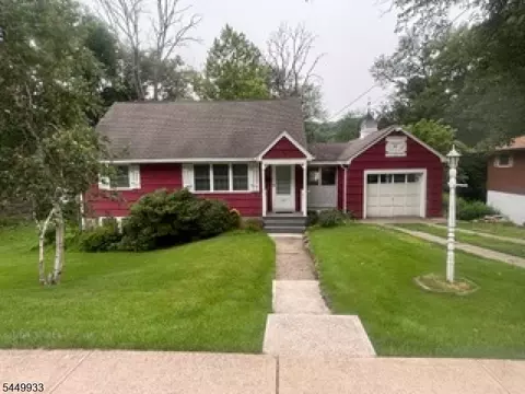 127 Rafkind Rd, Bloomingdale, NJ 07403