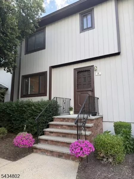 38 Park St #E, Florham Park, NJ 07932