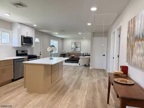 36 Charles Ter, Piscataway, NJ 08854