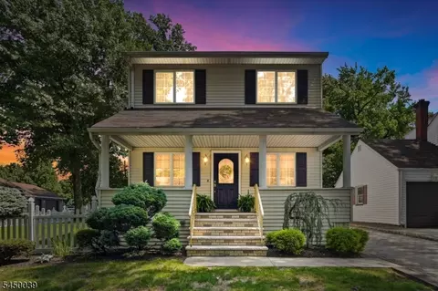 442 Riverview Dr, Totowa, NJ 07512