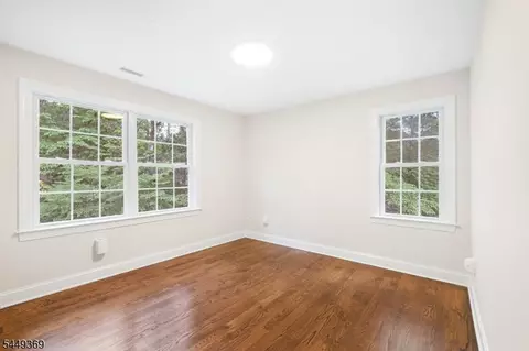 Bedroom - 5 Harrison Dr, Berkeley Heights, NJ 07922 photo 2 of 4