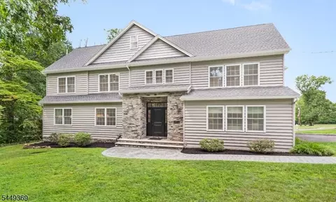 5 Harrison Dr, Berkeley Heights, NJ 07922