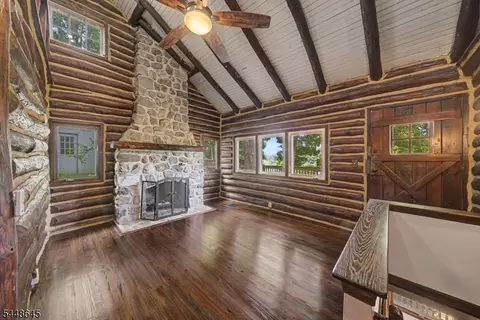 152 Andover Sparta Rd, Newton, NJ 07860
