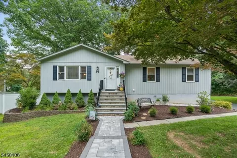 34 Crestwood Rd, Rockaway, NJ 07866